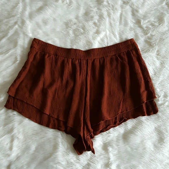 Leith Ruffle Shorts - Picture 2 of 8